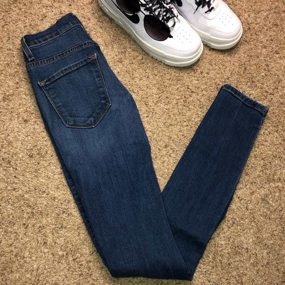 (SOLD‼️) fashion nova beach bum jeans - Picture 2 of 4